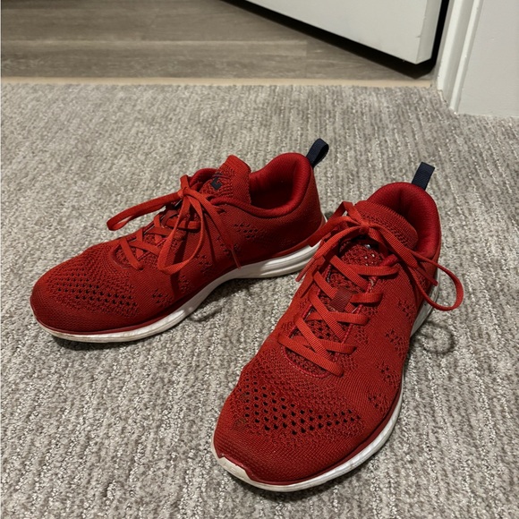 Women’s APL TechLoom Pros - Picture 2 of 3